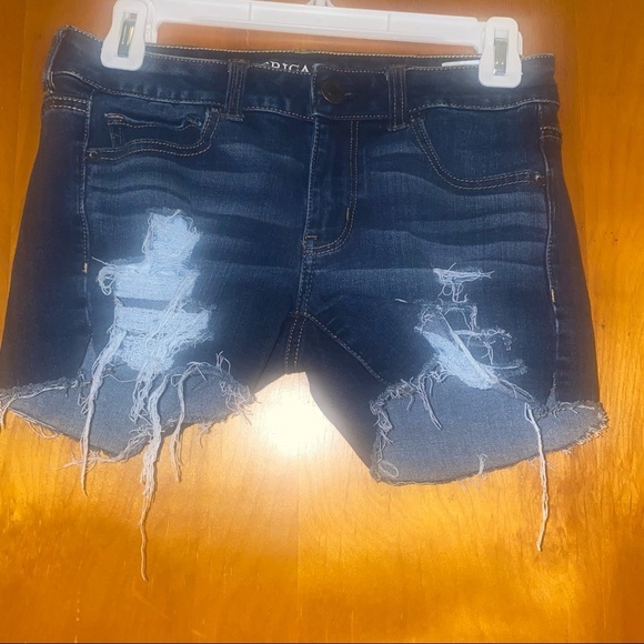 AMERICAN eagle distressed Jean shorts size 2 - Picture 1 of 4